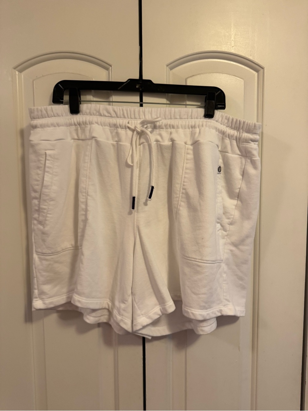 Lane Bryant Livi Women's plus size 18/20 White Shorts